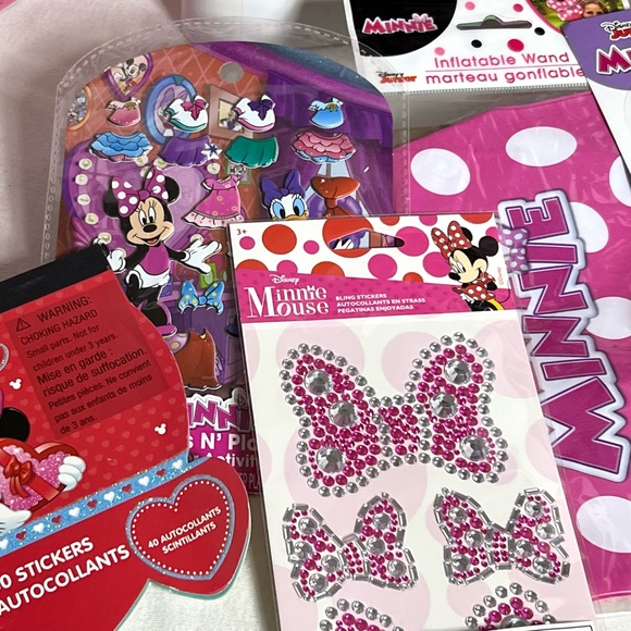 DISNEY’S MINNIE MOUSE AND FRIENDS GIFT SET - Picture 12 of 16